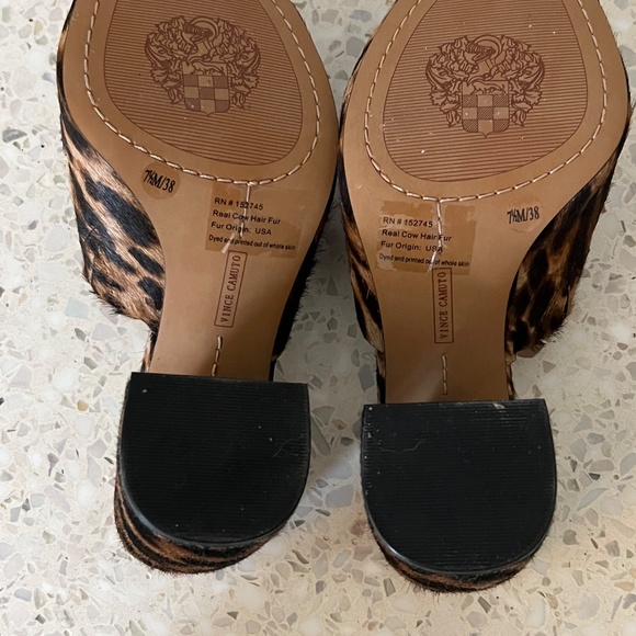NWOT Leopard Print Open Toe Mules Vince Camuto Shoes Size 7.5 US Animal Print - Picture 3 of 6